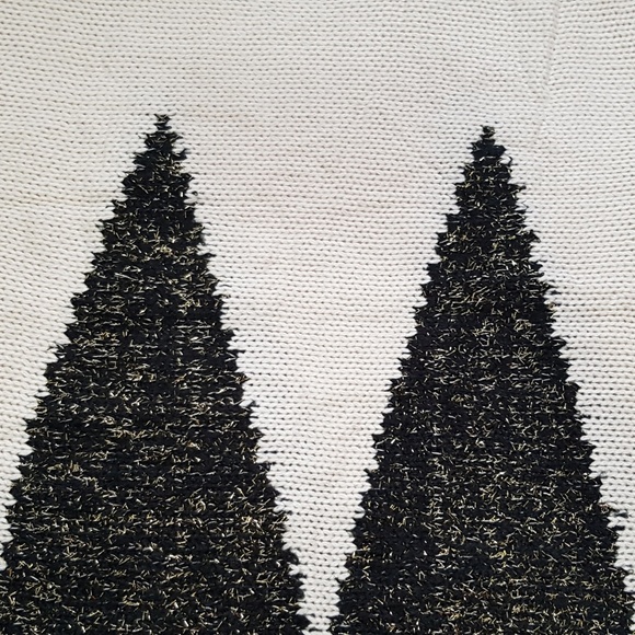 Long Sleeve Round Neck Pull Over Knit Sweater - Picture 5 of 6